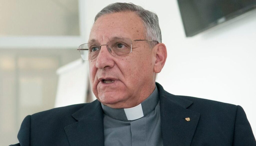 Padre Méndez: “Las luces del poder hacen olvidar el origen”