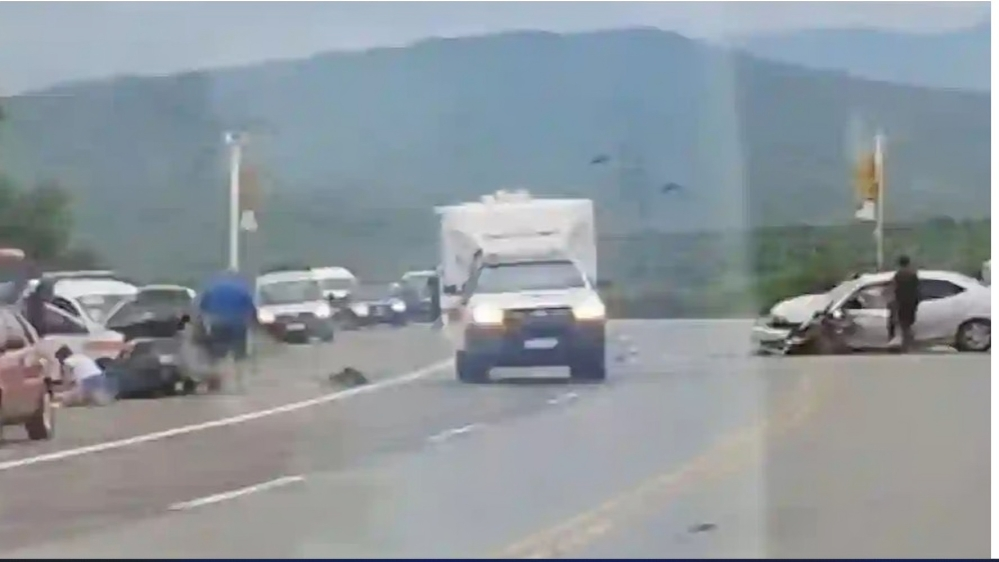 Trágico accidente en la 9/34: un automóvil chocó con una ambulancia, una mujer murió y hay varios heridos