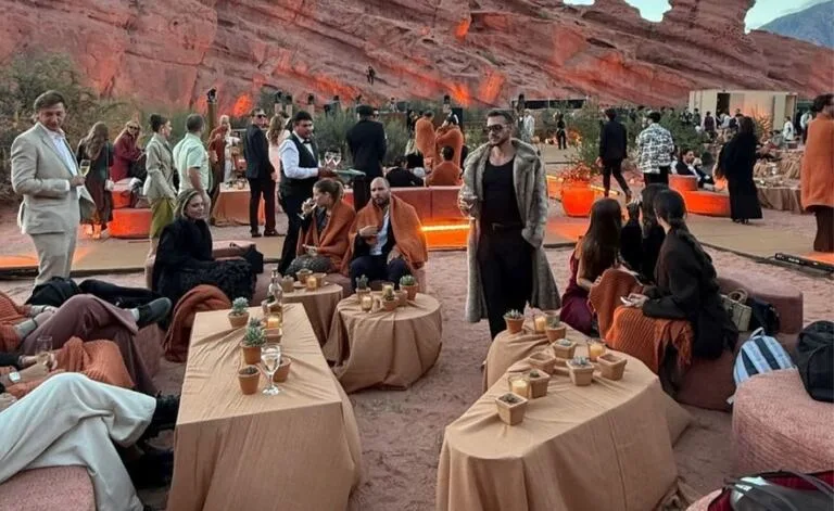 Polémica y denuncias por un casamiento en la Quebrada de las Conchas, el permiso era irregular. Mirá el video aquí