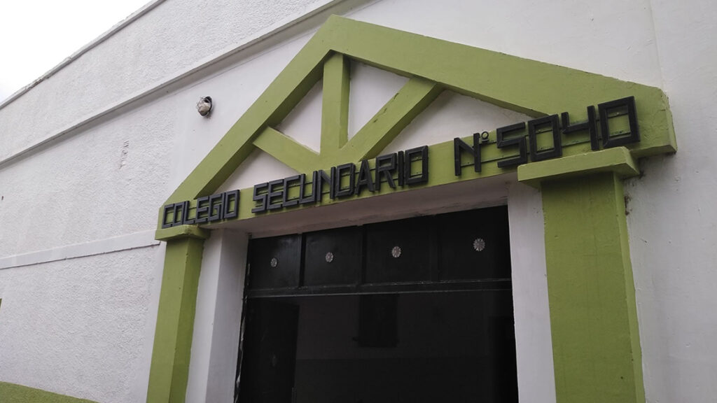 Un estudiante hirió a dos compañeros con un cuchillo