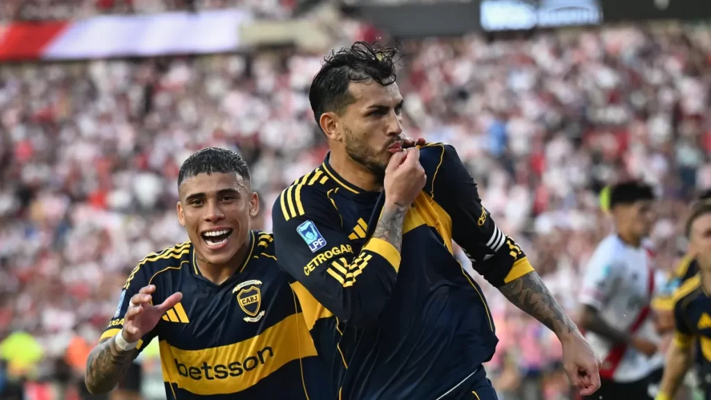 Con gol de Leandro Paredes de penal y una polémica en el final, Boca le ganó 1-0 a River el Monumental