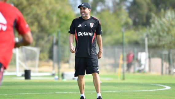 Coudet rota jugadores para el partido de River ante Carabobo por la Sudamericana