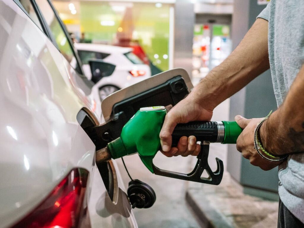 Nuevo golpe al bolsillo: volvieron a subir los combustibles en la provincia