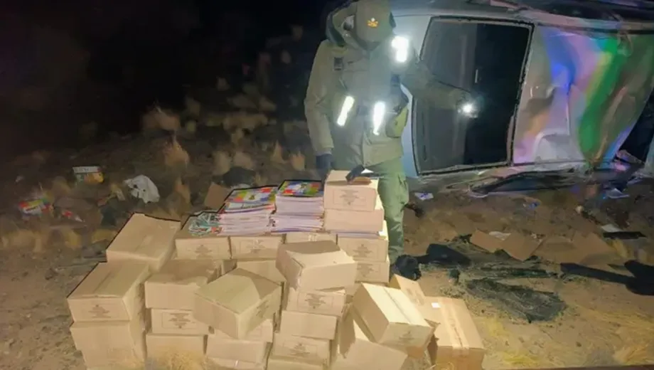 Contrabandeaba figuritas del Mundial 2026 desde Chile y volcó en la Ruta 7 de Mendoza: millonario secuestro
