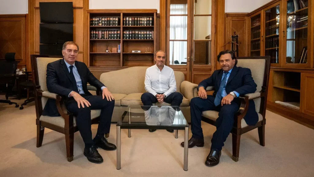 Sáenz se reunió con Santilli y “Lule” Menem para avanzar en obras y políticas federales