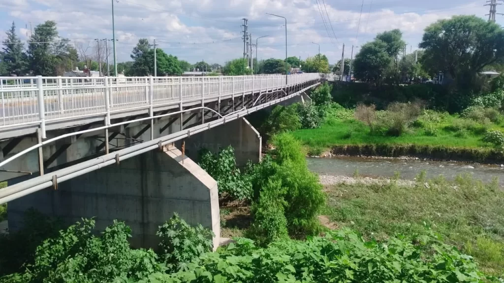 Demolerán el viejo puente de Santa Lucía y construirán una nueva estructura sobre el río Arias
