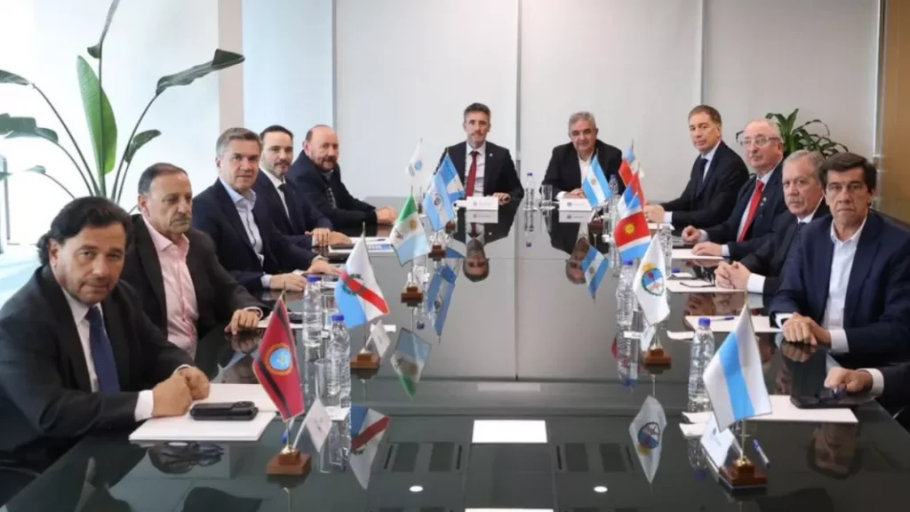 Sáenz exigió soluciones urgentes para rutas y gas durante la Asamblea del Norte Grande