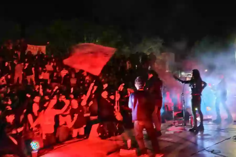Más de 1.600 personas celebraron el legado del Indio Solari en una multitudinaria noche ricotera