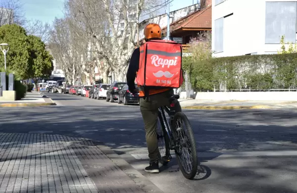 Buscan regular a los deliverys y cadetes en Salta con un registro provincial