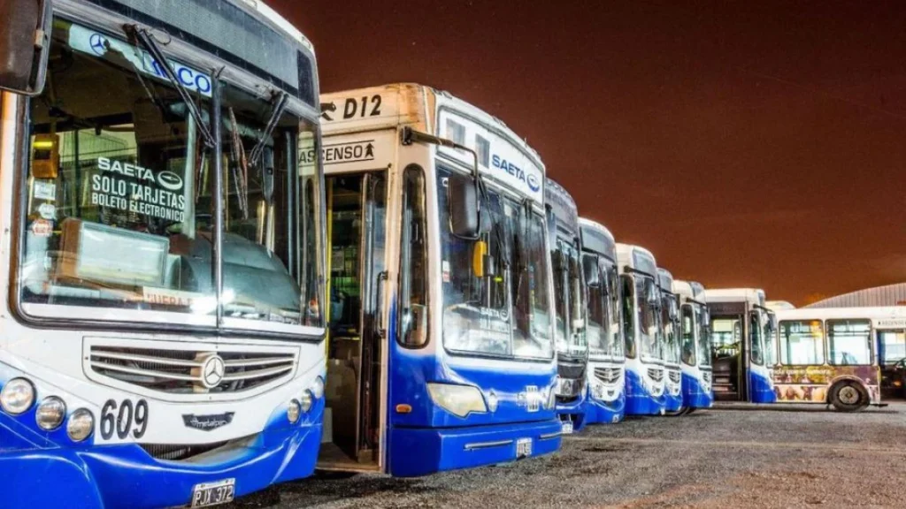 Por el recorte nocturno de SAETA, unos 50 mil estudiantes deberán adaptar su cursada