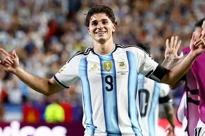 Cuándo juega Argentina con Inglaterra por las semis: día, horario y el cuadro