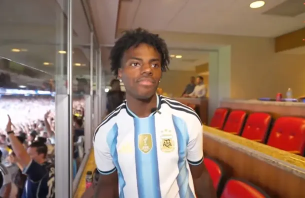 ¿Anulo mufa? El reconocido streamer anti-Messi Speed apareció con la camiseta de la Selección