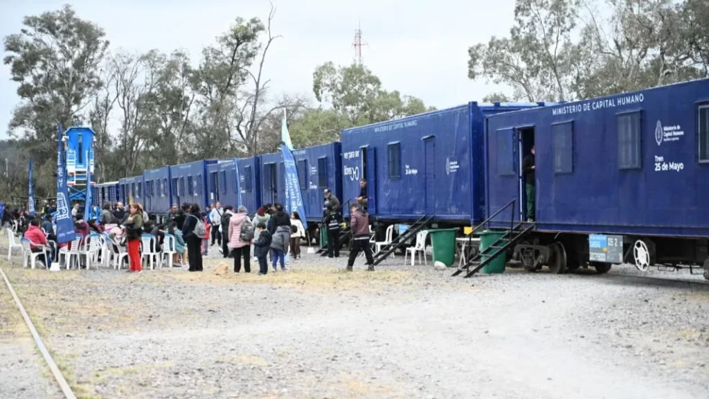Más de 3.000 personas pasaron por el Tren 25 de Mayo durante su primera semana en Salta