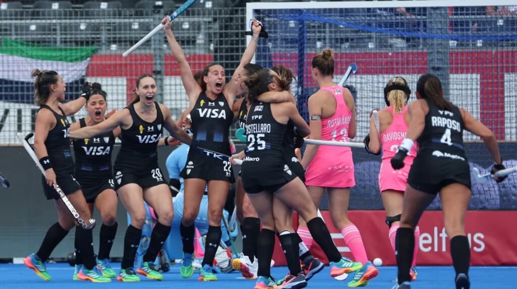 Las Leonas consiguieron un triunfo impresionante ante Alemania por 3-2 y tienen casi asegurada la clasificación en el Mundial