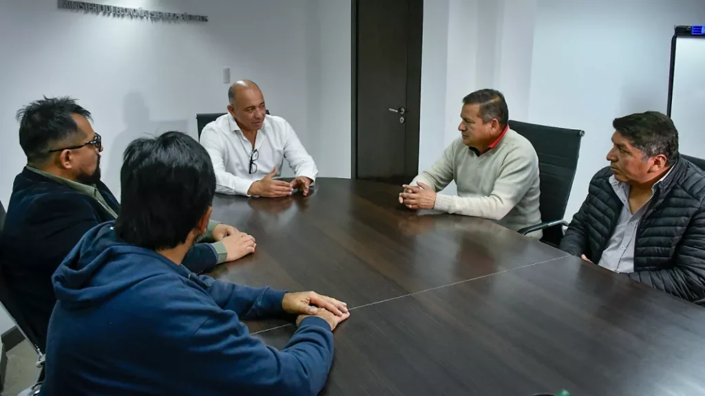 Santa Victoria: Provincia y municipios avanzan en una agenda de obras para la zona fronteriza