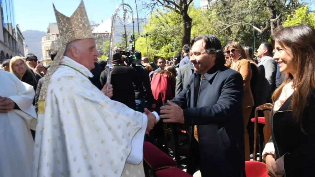 Multitudinaria devoción en el Triduo: el Nuncio Apostólico presidió la misa junto a Sáenz y Villarruel