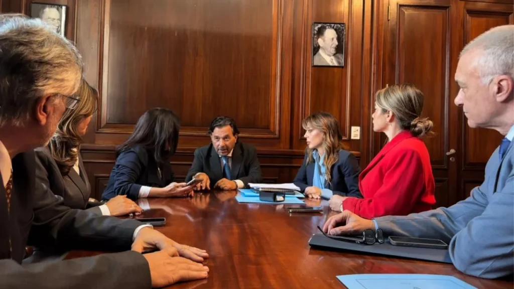 Sáenz coordinó con senadores del Norte una agenda común de obras, energía y producción