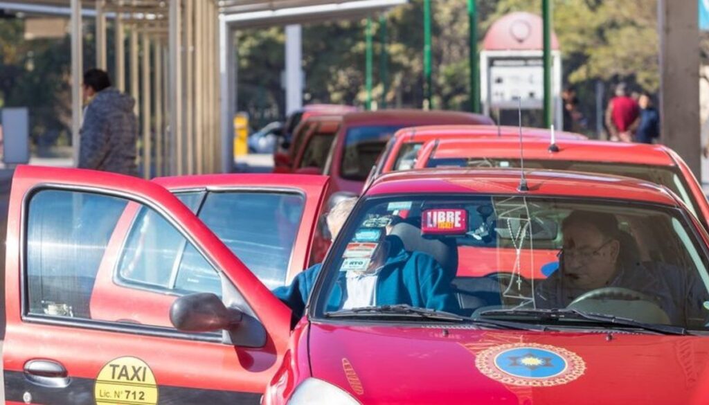 La AMT abrió el proceso de consulta ciudadana para readecuar la tarifa de taxis y remises en Salta