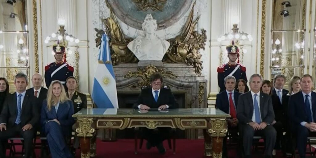 Milei, por cadena nacional: “Las Malvinas son Argentinas por historia y por derecho, no hay discusión al respecto”