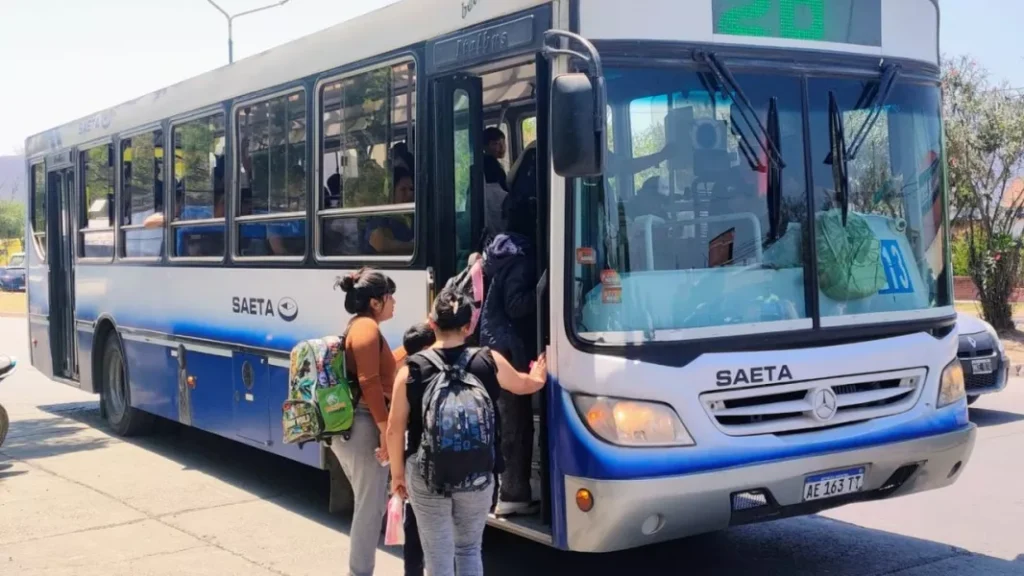 Empresas de SAETA advierten por pagos atrasados y una caída del 30% en los pasajeros