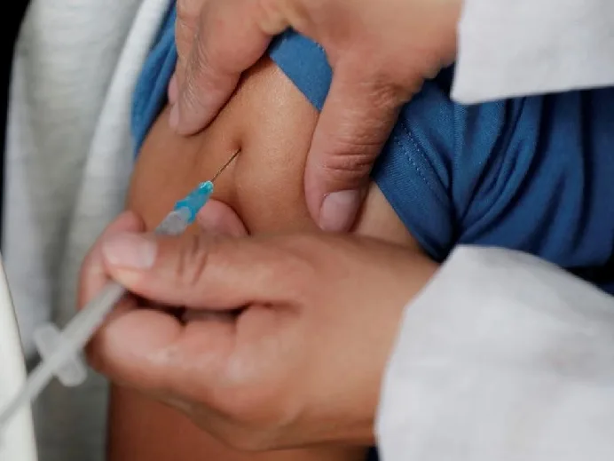 Faltan vacunas contra la hepatitis B y el dengue en vacunatorios