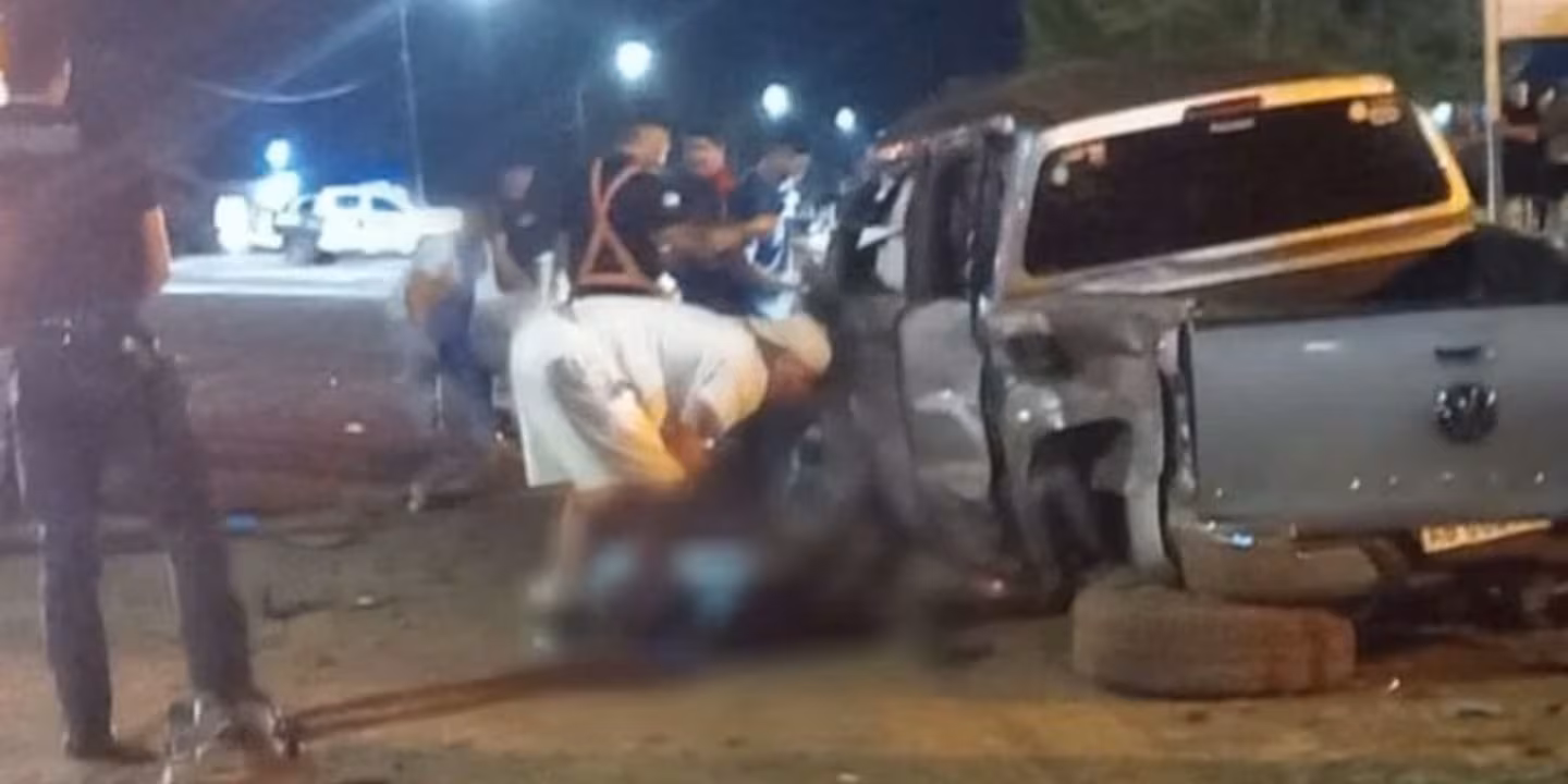 Un chico de 14 años manejaba una camioneta, perdió el control y chocó contra otro vehículo: murió y mató a otro adolescente